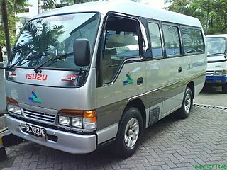 Rental Mobil Isuzu Bandung on Elf Isuzu Good For 10 12 Persons Bandung City Tour 700000 Idr